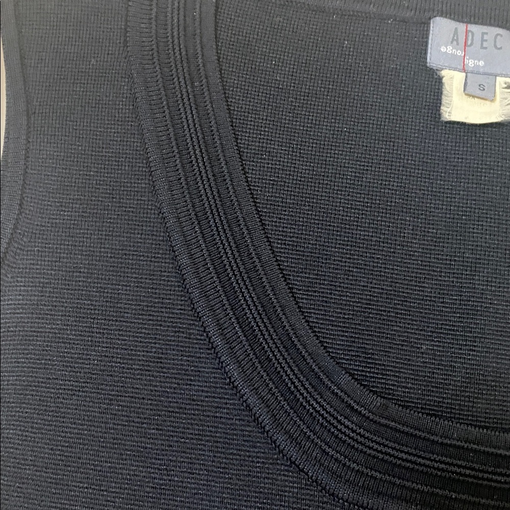 Designer ADEC sleeveless knit scoop tank. Size small.